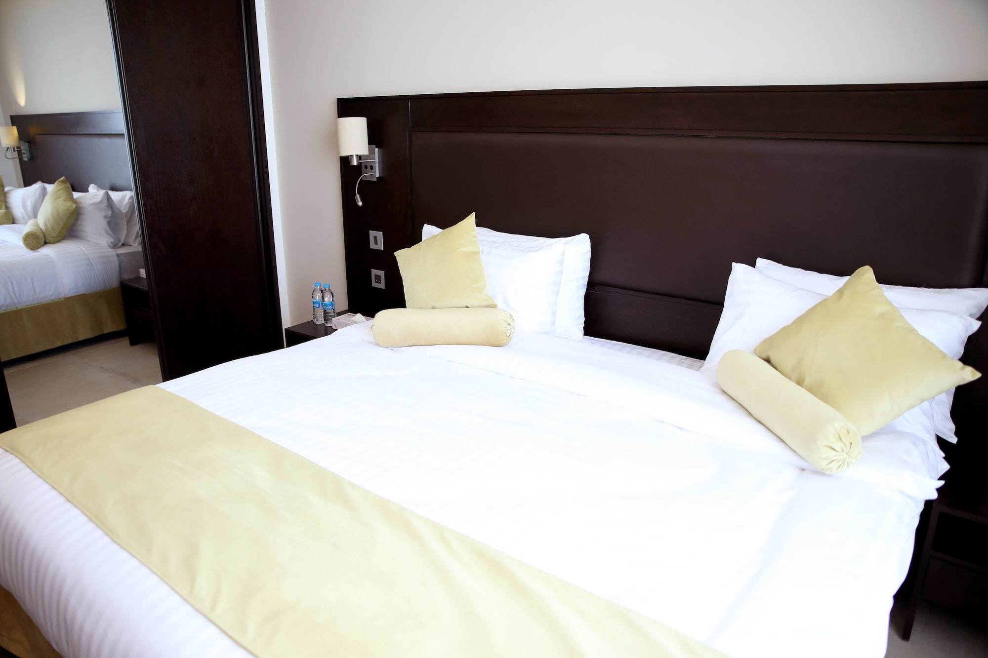 Downtown Hotel Apartments Амман Экстерьер фото